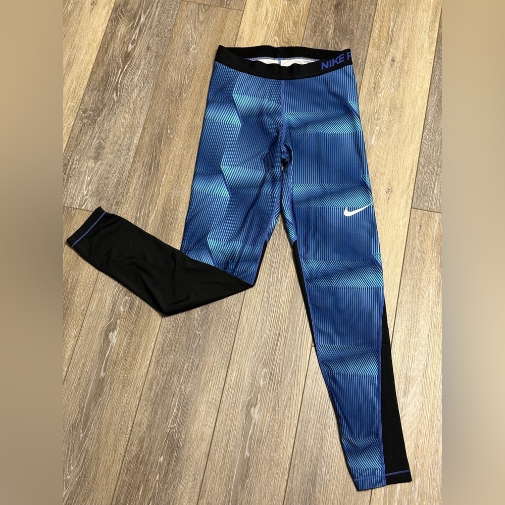Nike Dynamic Blue and Black Leggings